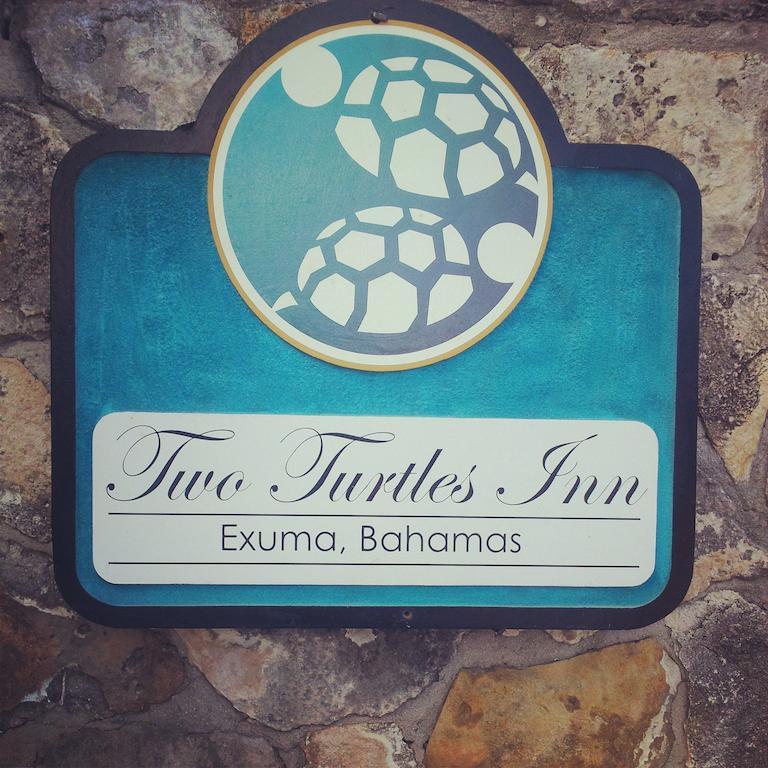 Two Turtles Resort Bahamas 조지타운 외부 사진